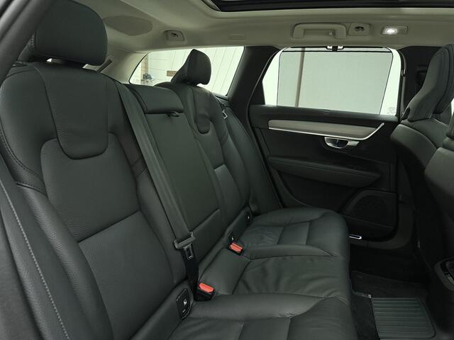 Volvo V90 T8 AWD 455pk Ultra Dark Panorama dak / HUD / 360 camera / Stoel/- stuurverwarming /