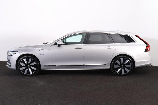 Volvo V90 T6 Recharge AWD Plus Bright - Panorama/schuifdak - IntelliSafe Assist & Surround - 360º Camera - Harman Kardon audio - Adaptieve LED koplampen - Verwarmde voorstoelen, stuur & achterbank - Parkeersensoren voor & achter - Elektr. bedienb. voorstoelen met geheugen - Draadloze tel. lader - Extra getint glas - Inklapbare trekhaak - 19' LMV