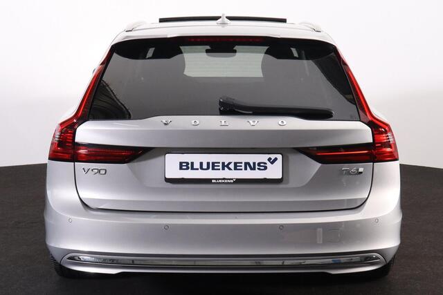 Volvo V90 T6 Recharge AWD Plus Bright - Panorama/schuifdak - IntelliSafe Assist & Surround - 360º Camera - Harman Kardon audio - Adaptieve LED koplampen - Verwarmde voorstoelen, stuur & achterbank - Parkeersensoren voor & achter - Elektr. bedienb. voorstoelen met geheugen - Draadloze tel. lader - Extra getint glas - Inklapbare trekhaak - 19' LMV