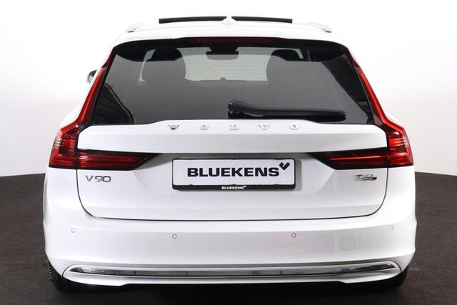 Volvo V90 T6 Recharge AWD Plus Bright - Panorama/schuifdak - IntelliSafe Assist & Surround - 360º Camera - Bowers & Wilkins audio - Adaptieve LED koplampen - Verwarmde voorstoelen, stuur & achterbank - Parkeersensoren voor & achter - Elektr. bedienb. voorstoelen met geheugen - Extra getint glas - Inklapbare trekhaak - 19' LMV