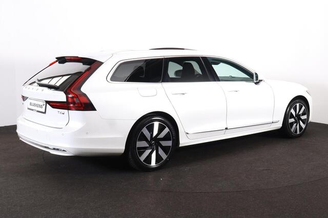 Volvo V90 T6 Recharge AWD Plus Bright - Panorama/schuifdak - IntelliSafe Assist & Surround - 360º Camera - Bowers & Wilkins audio - Adaptieve LED koplampen - Verwarmde voorstoelen, stuur & achterbank - Parkeersensoren voor & achter - Elektr. bedienb. voorstoelen met geheugen - Extra getint glas - Inklapbare trekhaak - 19' LMV