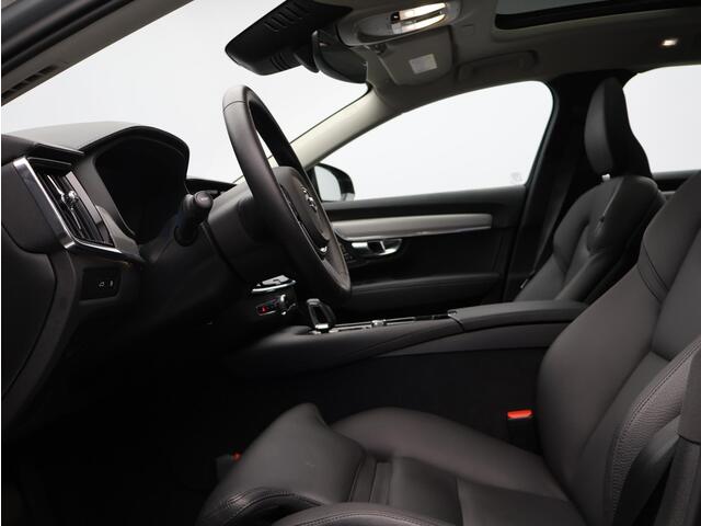 Volvo V90 T8 AWD Plug-in hybrid Ultra Dark / Trekhaak / Pan. dak / Head up displ. / Harman Kardon / Stoel+stuur+achterbankverwarming