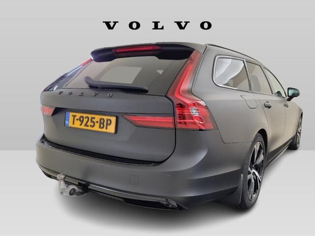 Volvo V90 2.0 T6 Plug-in hybrid AWD Plus Dark | Adaptieve Cruise Control | Tailored Wool Sportstoelen | Harman Kardon Audio | DAB+ | Parkeercamera | Stoel-/Stuur-/Voorruitverwarming | Trekhaak |