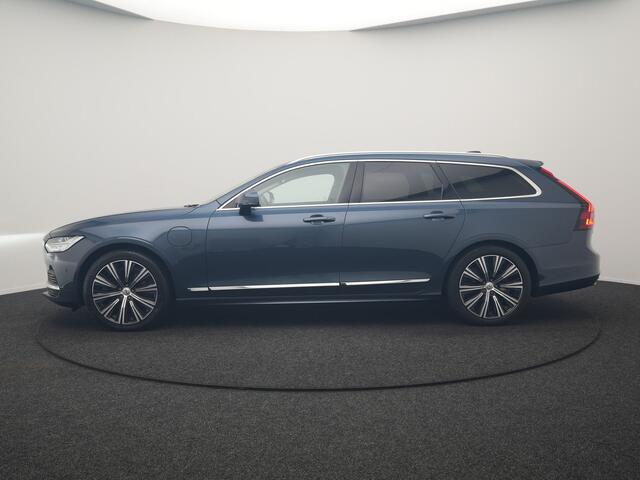 Volvo V90 T8 AWD Ultimate Bright LONG RANGE PHEV 350pk | Trekhaak Af Fabriek | Panodak | Adaptive Cruise | 360 Camera | Head Up | Lederen Sportstoelen Memory & Massage & Ventilatie | Bowers & Wilkins | Blis | Keyless | Stuur & Stoelen Verwarmd | Plug In Hybrid |
