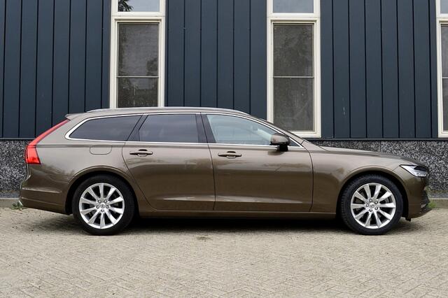 Volvo V90 2.0 T5 Momentum Rijklaarprijs-Garantie Panorama dak Trekhaak Led Apple/Android