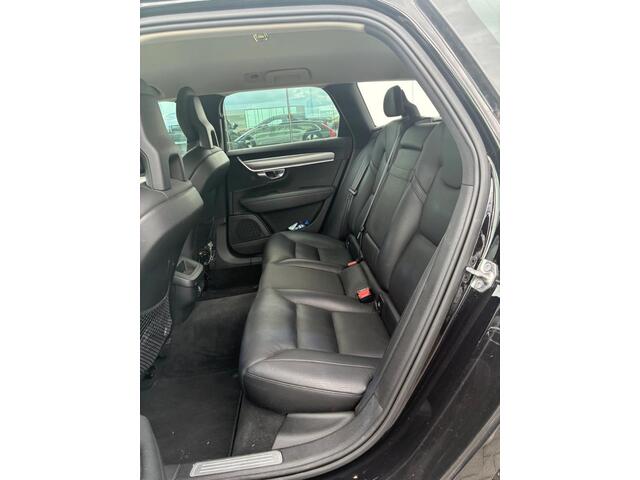 Volvo V90 2.0 T4 Momentum | Trekhaak | Parkeersensoren | Lederen Bekleding | Parkeerverwarming | Elektrische Achterklep | Stoelverwarming voor en achter | LED Koplampen Adaptief | Navigatie | Apple Carplay | Android Autoter |