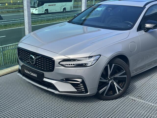 Volvo V90 2.0 T8 Plug-in hybrid AWD Ultimate Dark Volvo V90 2.0 T8 Recharge AWD Ultimate Dark / Pano. dak / Trekhaak / Harman kardon / Elek. verstelbare stoelen / Voor+achter+stuur verwarmd / Leder / Head-up display / – foto 9