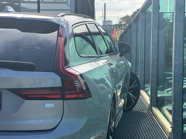 Volvo V90 2.0 T8 Plug-in hybrid AWD Ultimate Dark Volvo V90 2.0 T8 Recharge AWD Ultimate Dark / Pano. dak / Trekhaak / Harman kardon / Elek. verstelbare stoelen / Voor+achter+stuur verwarmd / Leder / Head-up display / – foto 10