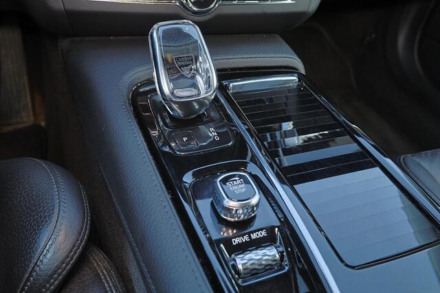 Volvo V90 T8 AWD Inscription - IntelliSafe Assist & Surround - 360º Camera - Adaptieve LED koplampen - Verwarmde voorstoelen, stuur & achterbank - Parkeersensoren voor & achter - Elektr. bedienb. bestuurdersstoel met geheugen - Extra getint glas - Inklapbare trekhaak - 19' LMV – foto 10