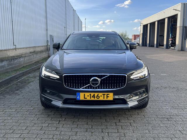 Volvo V90 Cross Country 2.0 B5 AWD Pro Bowers&Wilkins / Panoramadak / 21" / Comfort stoelen – foto 8