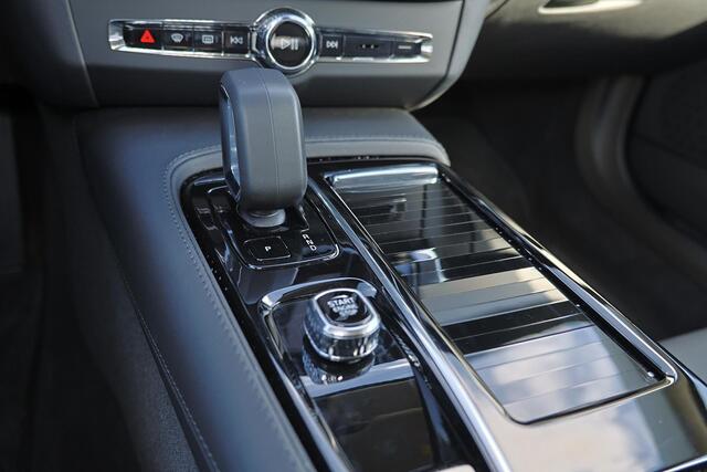 Volvo V90 T6 Recharge AWD Plus Bright - IntelliSafe Assist & Surround - 360º Camera - Harman/Kardon audio - Adaptieve LED koplampen - Verwarmde voorstoelen, stuur & achterbank - Parkeersensoren voor & achter - Elektr. bedienb. voorstoelen met geheugen - Extra getint glas - 19' LMV – foto 10