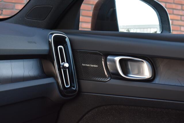 Volvo XC40 Extended Range 252PK Ultimate 82 kWh | Tailered Woolblend | 20'' | Getint Glas |