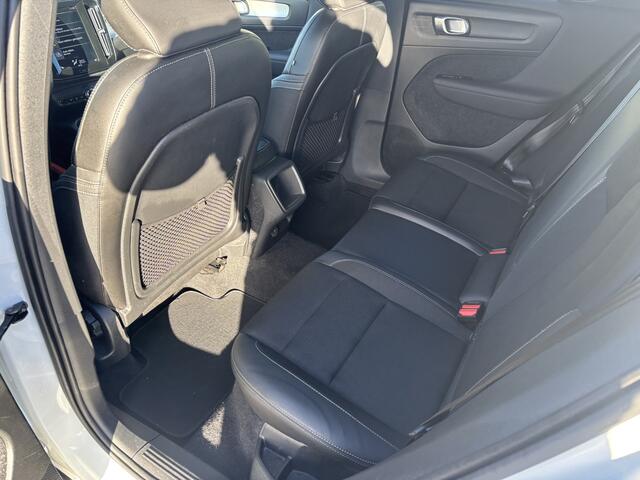 Volvo XC40 2.0 D3 Momentum / NAVI / AIRCO / STOELVERWARMING