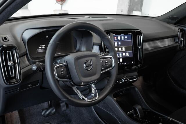 Volvo XC40 Single Motor Extended Range Ultimate 82 kWh | Panoramadak | Google infotainment | 360° parkeercamera | Stoel en stuurwiel verwarming | 20'' lichtmetalen velgen | Parkeersensoren voor + achter | Electrische bedienbare voorstoelen