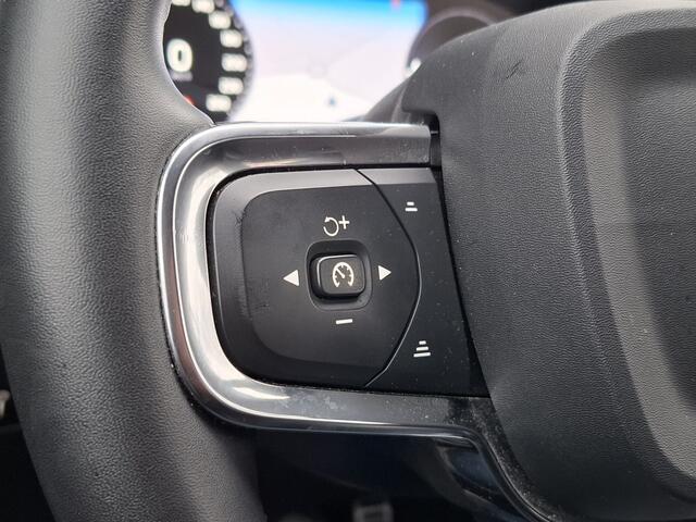 Volvo XC40 T5 Recharge R-Design Plug In Hybrid 262pk PHEV | Alcantara Sportstoelen Memory | Adaptive Cruise | Harman Kardon | Pilot Assist | Virtual | Navigatie | Apple Carplay | Camera | DAB | Stoel & Stuurverwarming |