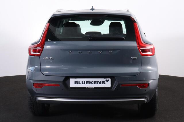 Volvo XC40 T3 Momentum Pro - Verwarmde voorstoelen - Parkeersensoren achter - Volvo On Call - Cruise control - Navigatie - 18' LMV