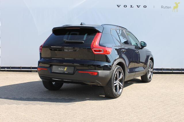 Volvo XC40 T5 262PK Automaat Recharge R-Design Cruise Control / Semi Elektrisch Wegklapbare Trekhaak / 19" Lichtmetalen velgen / Parkeersensoren voor en achter met parkeercamera achter / Road Sign Information