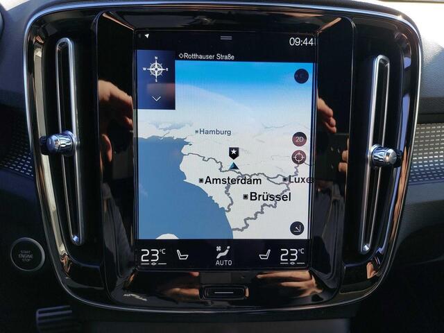Volvo XC40 1.5 T5 Recharge R-Design | 360° Camera | Full LED | Stuur + Stoel verwarming | Adaptieve cruise | Blis | Standkachel | Memory |