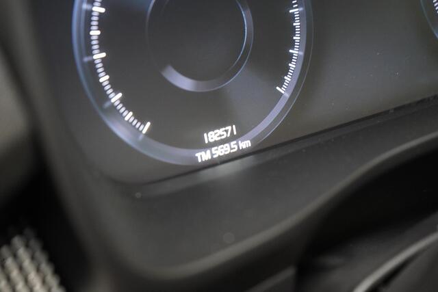 Volvo XC40 1.5 T5 263pk Recharge R-Design Automaat | Trekhaak | Achteruitrijcamera | Stoelverwarming | Stuurverwarming