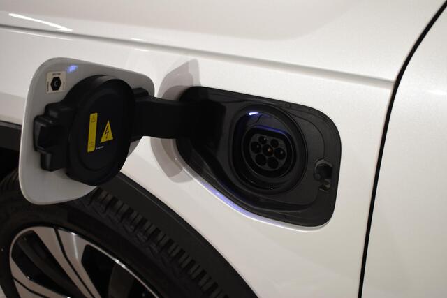 Volvo XC40 T4 211PK Automaat Inscription / Navigatie / Cruisecontrol / Lighting / Stoelverwarming / Stuurverwarming / Elektrische Stoelen / Harman Kardon / Trekhaak /