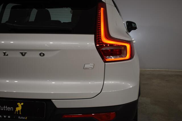 Volvo XC40 T4 211PK Automaat Inscription / Navigatie / Cruisecontrol / Lighting / Stoelverwarming / Stuurverwarming / Elektrische Stoelen / Harman Kardon / Trekhaak /