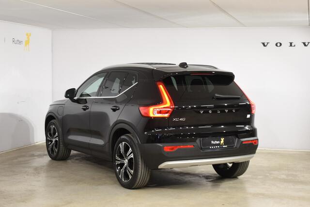 Volvo XC40 T4 211PK Automaat Recharge Inscription Expression / Navigatie / Cruisecontrol / Panoramadak / Stoelverwarming / Stuurverwarming / Elektrische Achterklep / Trekhaak /