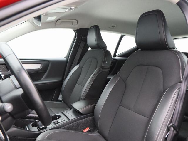 Volvo XC40 2.0 T4 AWD 190 Pk Automaat | Navigatie | Harman/Kardon Audio | Camera | Adaptive Cruise | 86.664 Km!!