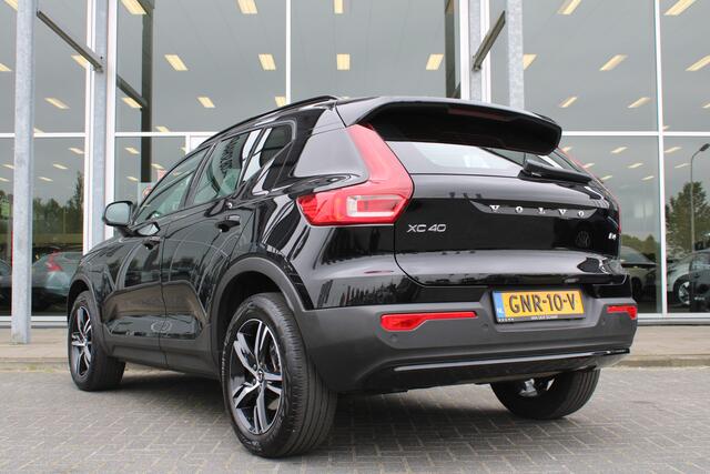 Volvo XC40 B4 Automaat Plus Dark | Trekhaak | Verw. Stoel & stuurwiel | Camera | Adapt. Cruise