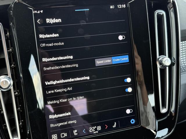 Volvo XC40 2.0 B3 Plus Dark | Harman/Kardon | Memory | Zitting verlengers | parkeersensoren vóór en achter | Google auto | Full LED | verwarmde voorstoelen en stuurwiel |