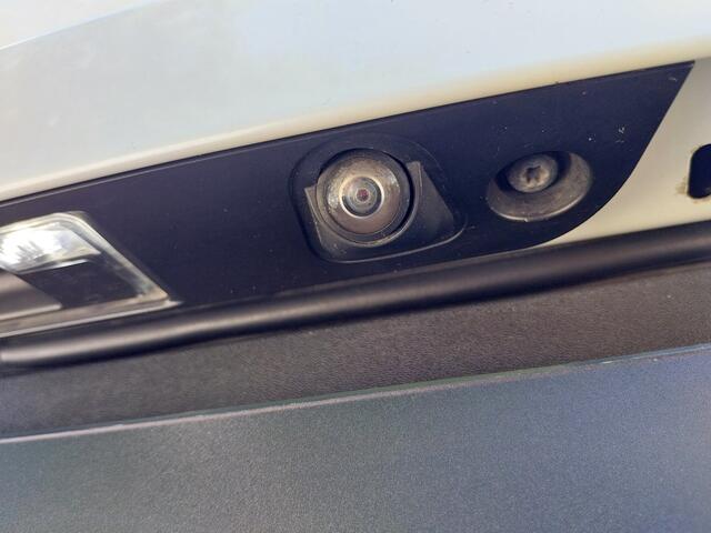 Volvo XC40 1.5 T5 R-Design CAMERA APPLE CARPLAY ALCANTARA LED NAVI CRUISE ECC 19 INCH AFNB TREKHAAK
