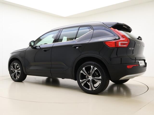 Volvo XC40 T5 262pk Inscription / Harman&Kardon audio / Lederen bekleding / Keyless entry / Elektr. achterklep / Camera achter /