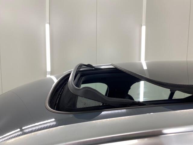 Volvo XC40 1.5 T2 Business Pro | Blis | Adaptieve cruise controle | Panorama dak | Zitting verlengers |