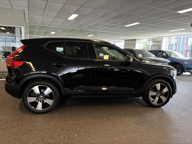 Volvo XC40 2.0 T5 AWD Intro Edition - BOMVOL - Leer / Panoramadak / Stuur- en stoelverwarming / Blis / Dab+ / Apple Carplay - Elek Trekhaak -