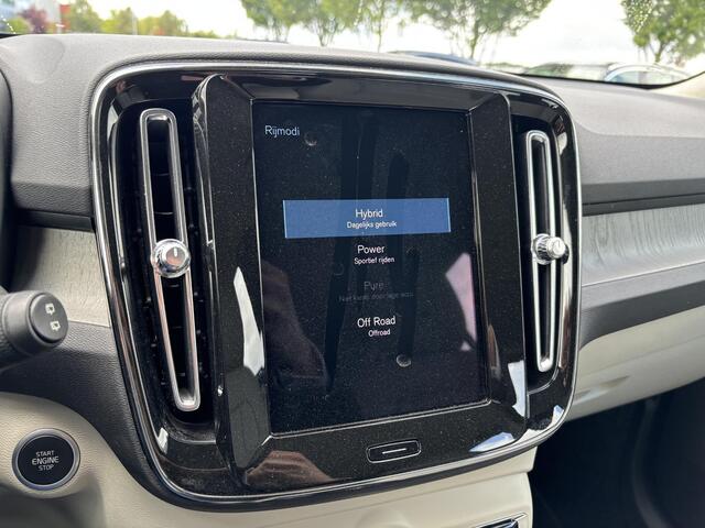 Volvo XC40 T5 Plug-in Hybrid Inscription | Keyless Entry | Blond Leder | Apple Carplay | Elektrische achterklep