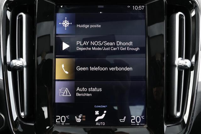 Volvo XC40 T4 Momentum - Panorama/schuifdak - Parkeercamera achter - Verwarmde voorstoelen, stuur & achterbank - Parkeersensoren voor & achter - Elektr. bedienb. voorstoelen met geheugen links - Cruise control - Standkachel - 19' LMV