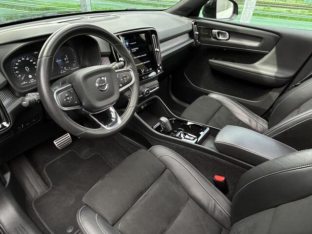 Volvo XC40 1.5 T5 Recharge R-Design PHEV, Automaat, Panoramadak, Leder/nubuck, Stoelverwarming, Stuurverwarming, Harman Kardon audio, Exterior styling kit, Extra getint glas vanaf B-stijl