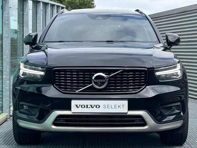 Volvo XC40 1.5 T5 Recharge R-Design PHEV, Automaat, Panoramadak, Leder/nubuck, Stoelverwarming, Stuurverwarming, Harman Kardon audio, Exterior styling kit, Extra getint glas vanaf B-stijl