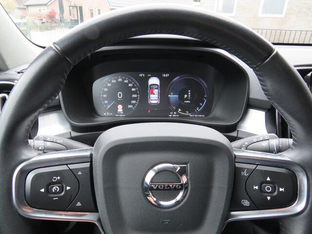 Volvo XC40 1.5 T4 156Kw Recharge Inscription Expression * Rijklaarprijs incl. garantie * Trekhaak afn. * Privacy glas * Navi * PDC * Carplay Android