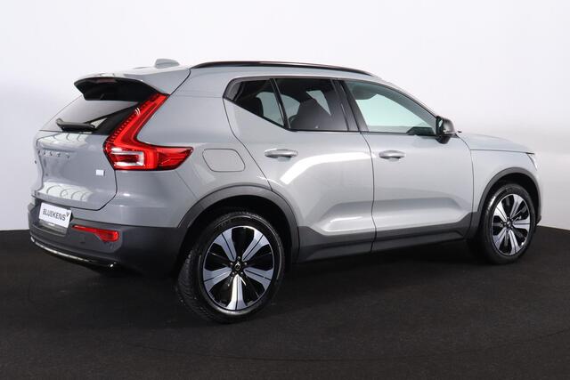 Volvo XC40 T4 Recharge Ultimate Dark - Panorama/schuifdak - IntelliSafe Assist & Surround - 360º Camera - Verwarmde voorstoelen & stuur - Parkeersensoren voor & achter - Elektr. bedienb. voorstoelen met geheugen links - Draadloze tel. lader - Extra getint glas - 19'