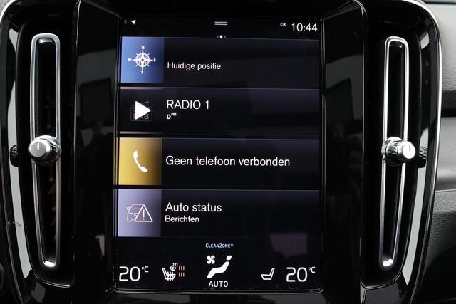 Volvo XC40 T4 Recharge Ultimate Dark - Panorama/schuifdak - IntelliSafe Assist & Surround - 360º Camera - Verwarmde voorstoelen & stuur - Parkeersensoren voor & achter - Elektr. bedienb. voorstoelen met geheugen links - Draadloze tel. lader - Extra getint glas - 19'