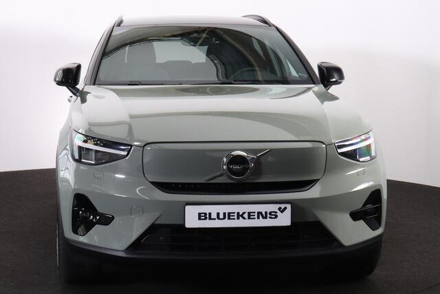 Volvo XC40 Recharge Twin Plus 82 kWh - IntelliSafe Assist & Surround - Parkeercamera achter - Parkeersensoren voor & achter - Elektr. bedienb. bestuurdersstoel met geheugen - Draadloze tel. lader - Warmtepomp - Extra getint glas - Elektr. inklapbare trekhaak - 19' L