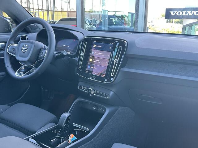 Volvo XC40 Single Motor Extended Range Plus 82 kWh / Trekhaak / Camera achter / Verwarmde stoelen / Long Range / Carplay /