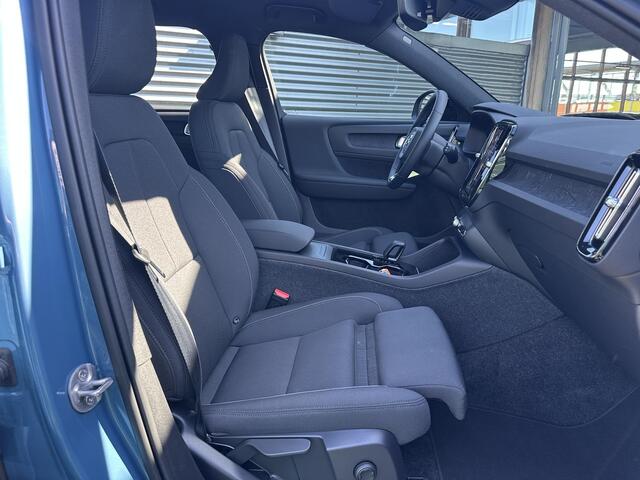 Volvo XC40 Single Motor Extended Range Plus 82 kWh / Trekhaak / Camera achter / Verwarmde stoelen / Long Range / Carplay /