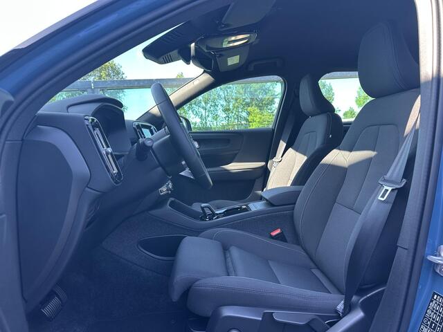 Volvo XC40 Single Motor Extended Range Plus 82 kWh / Trekhaak / Camera achter / Verwarmde stoelen / Long Range / Carplay /