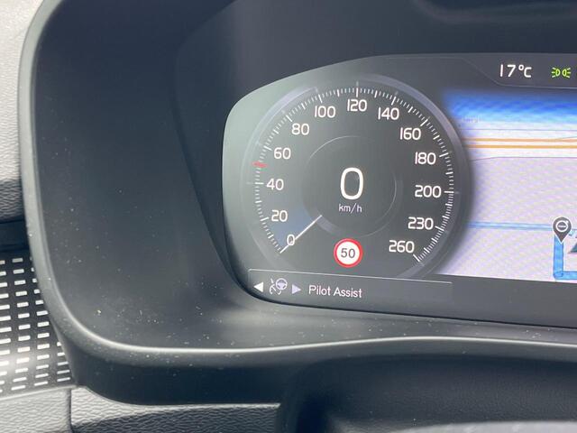 Volvo XC40 T4 190pk Geartronic R-Design | Trekhaak | Cruise Control adaptief | Stoelverwarming | Elektrisch achterklep | BLIS