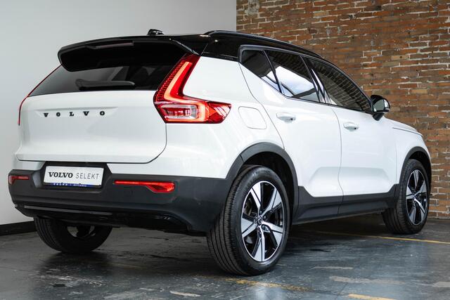 Volvo XC40 T5 Recharge R-Design | Panoramadak | Adaptive cruise control | Parkeersensoren voor + achter | Stoelverwarming | Parkeercamera | Wegklapbare trekhaak | Volvo on Call | Navigatie | Dealeronderhouden