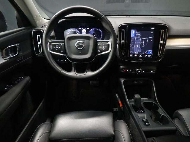 Volvo XC40 1.5 T5 Recharge R-Design Expression [TREKHAAK UITKLAPBAAR, MEMORY SEATS, CAMERA, STUURWIEL VERWARMD, STOELVERWARMING, ELEK. KOFFERKLEP, NIEUWSTAAT]