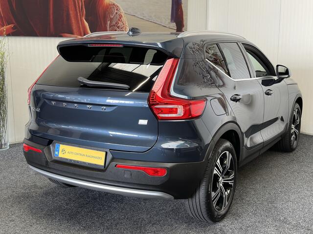 Volvo XC40 1.5 T4 RECHARGE INSCRIPTION FACELIFT ! ELEK. TREKHAAK NAVIGATIE CRUISE CONTROL CLIMATE CONTROL APPLE CARPLAY/ANDROID RIJSTROOKSENSOREN ACHTERUITRIJCAMERA ZEER MOOI !! 3010