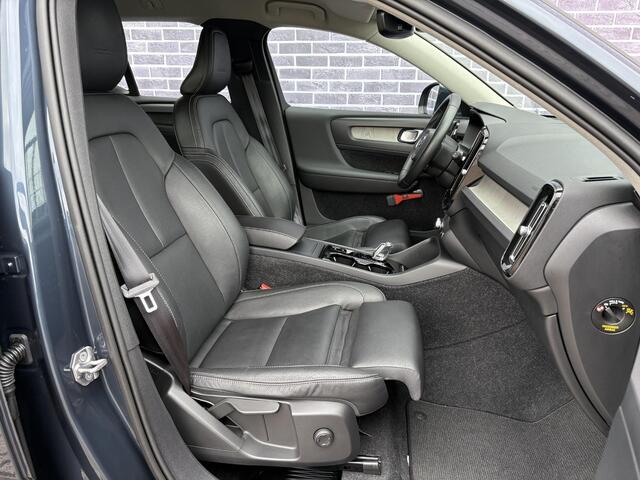Volvo XC40 1.5 T3 Inscription | Trekhaak | DAB | Parkeersensoren V+A | Parkeercamera | 19"lm velgen | BLIS (dodehoekdetectie) | Stoelverwarming | Volvo on Call |