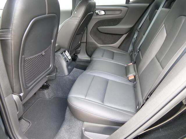 Volvo XC40 1.5 T4 Recharge 211pk R-Design Expression AUTOMAAT Harman-Kardon Sound / Leder / 19inch / Trekhaak